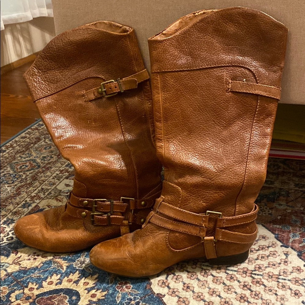 Previously loved 🥰 Gianni Bini boots
